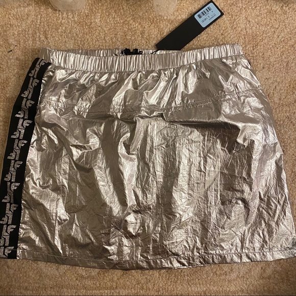 LF Zip Front Skirt Metallic - Picture 3 of 9